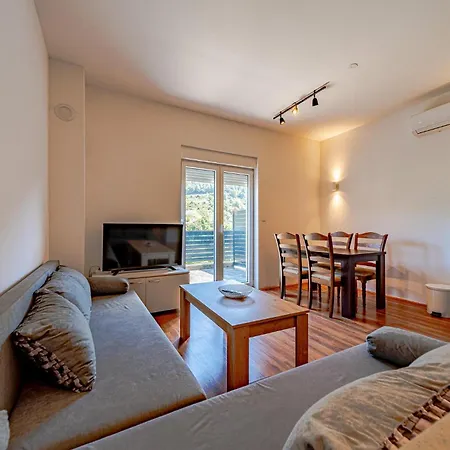 Stunning In Apartment *